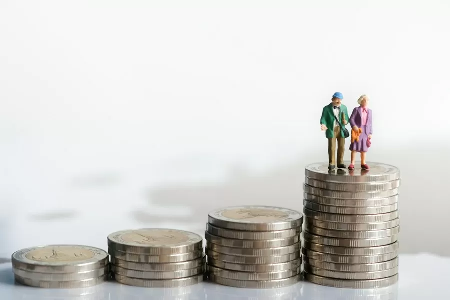 Sobrou dinheiro e quero guardar para o futuro: coloco no INSS ou na previdência?