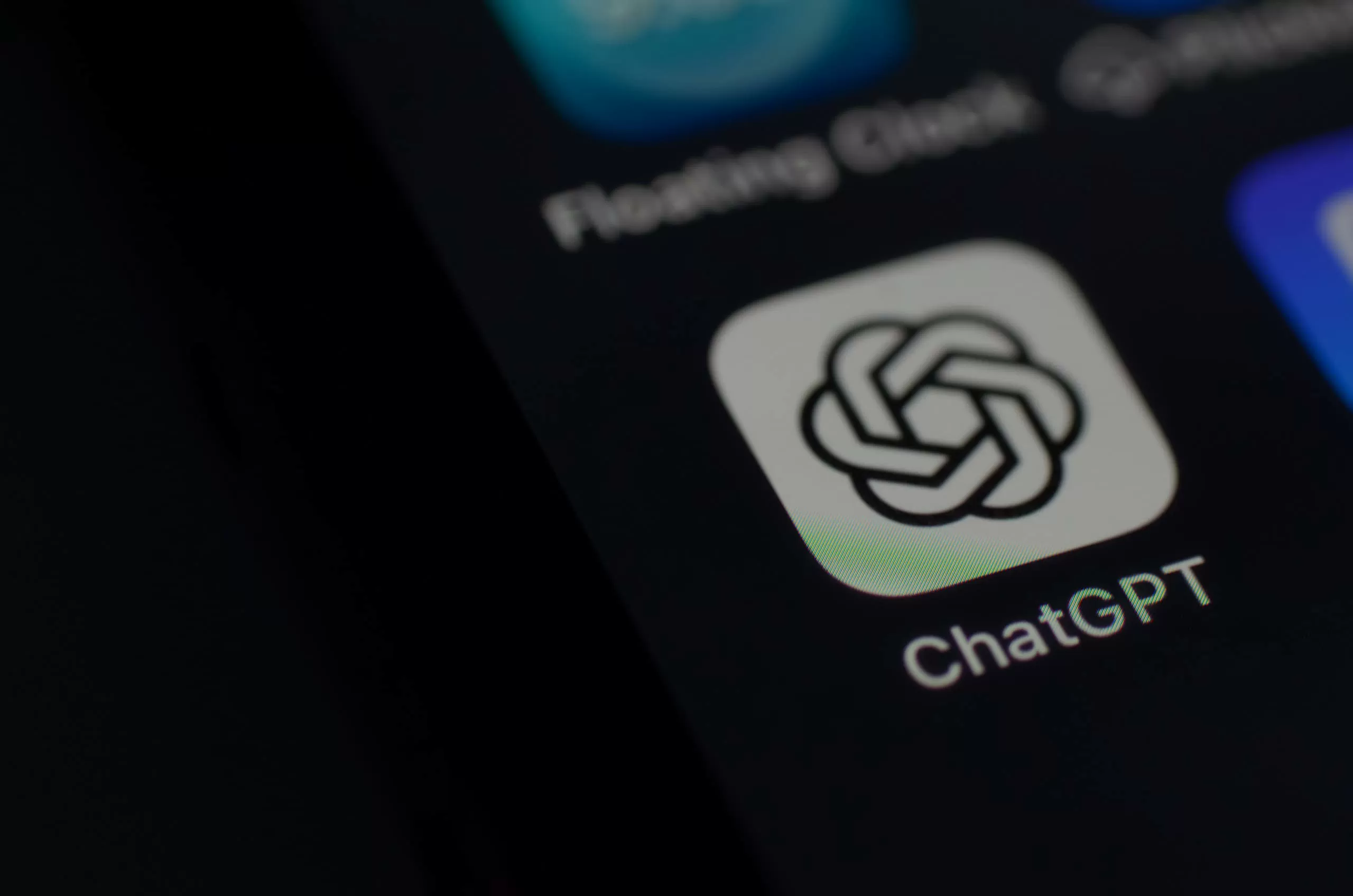 OpenAI testa anúncios no ChatGPT para usuários gratuitos e Go