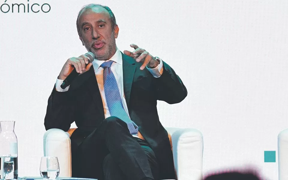 AdC sancionou em 8.200 euros a Associação de Guias Turísticos dos Açores por fixação de preços de honorários