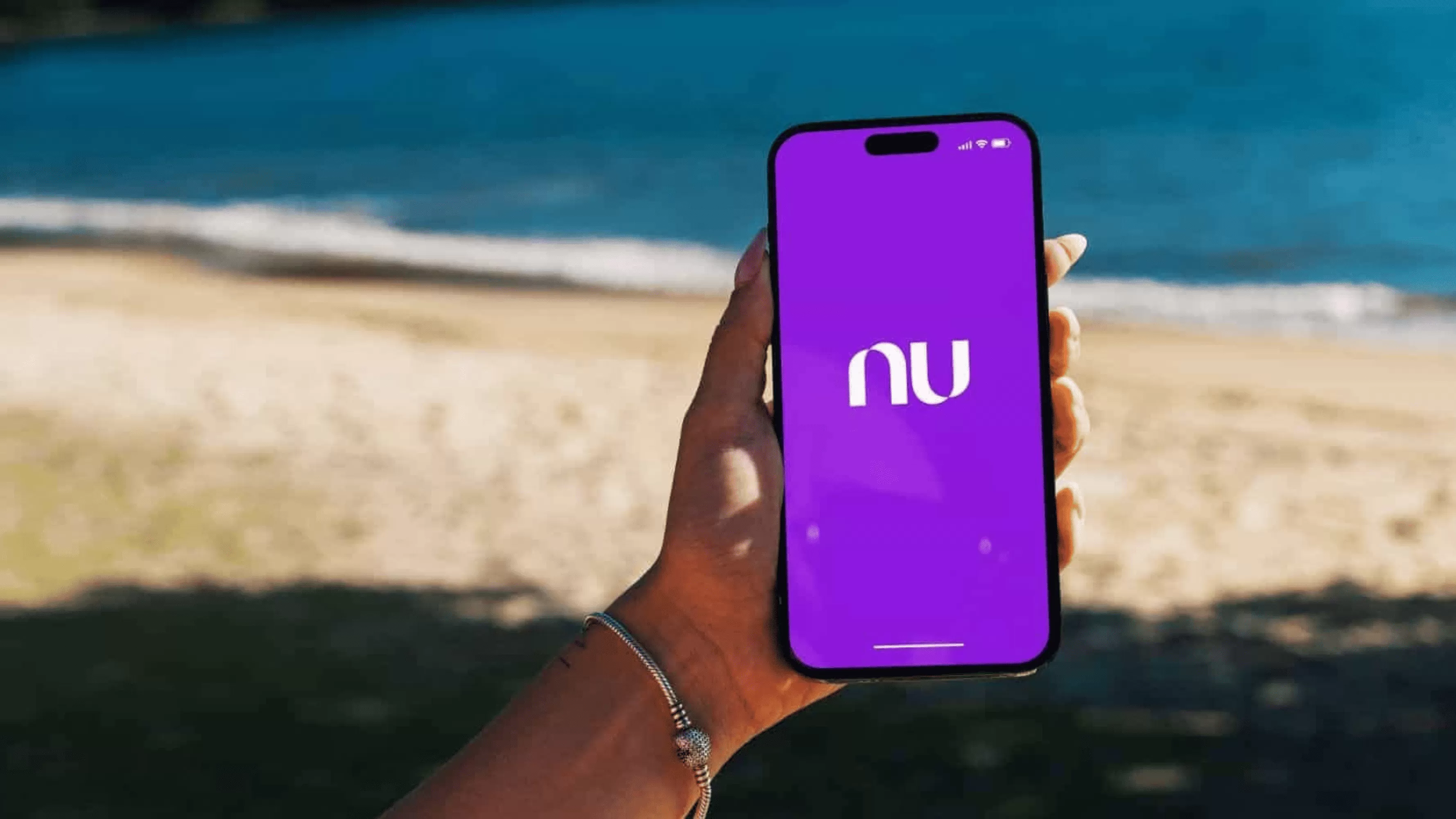 Nubank supera Bradesco em clientes e se torna a 2ª maior instituição financeira do país