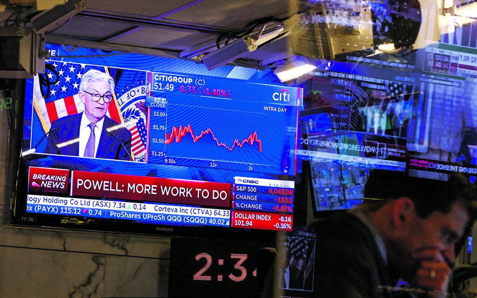 Wall Street fecha em alta enquanto o mercado espera pelos juros da Fed e pelos lucros das “big techs”