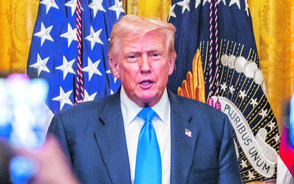 Trump ameaça empresas de Defesa e promete aumento de verbas militares