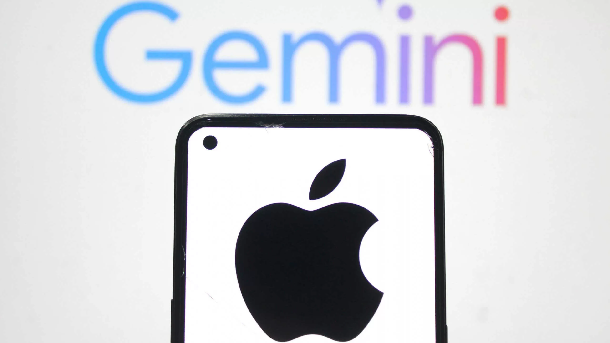 Apple escolhe Gemini, do Google, para nova versão da Siri