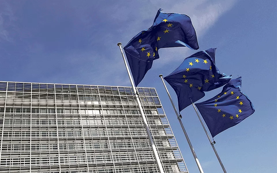 Bruxelas vai aprovar plano português para empréstimos de 5,8 mil milhões a defesa