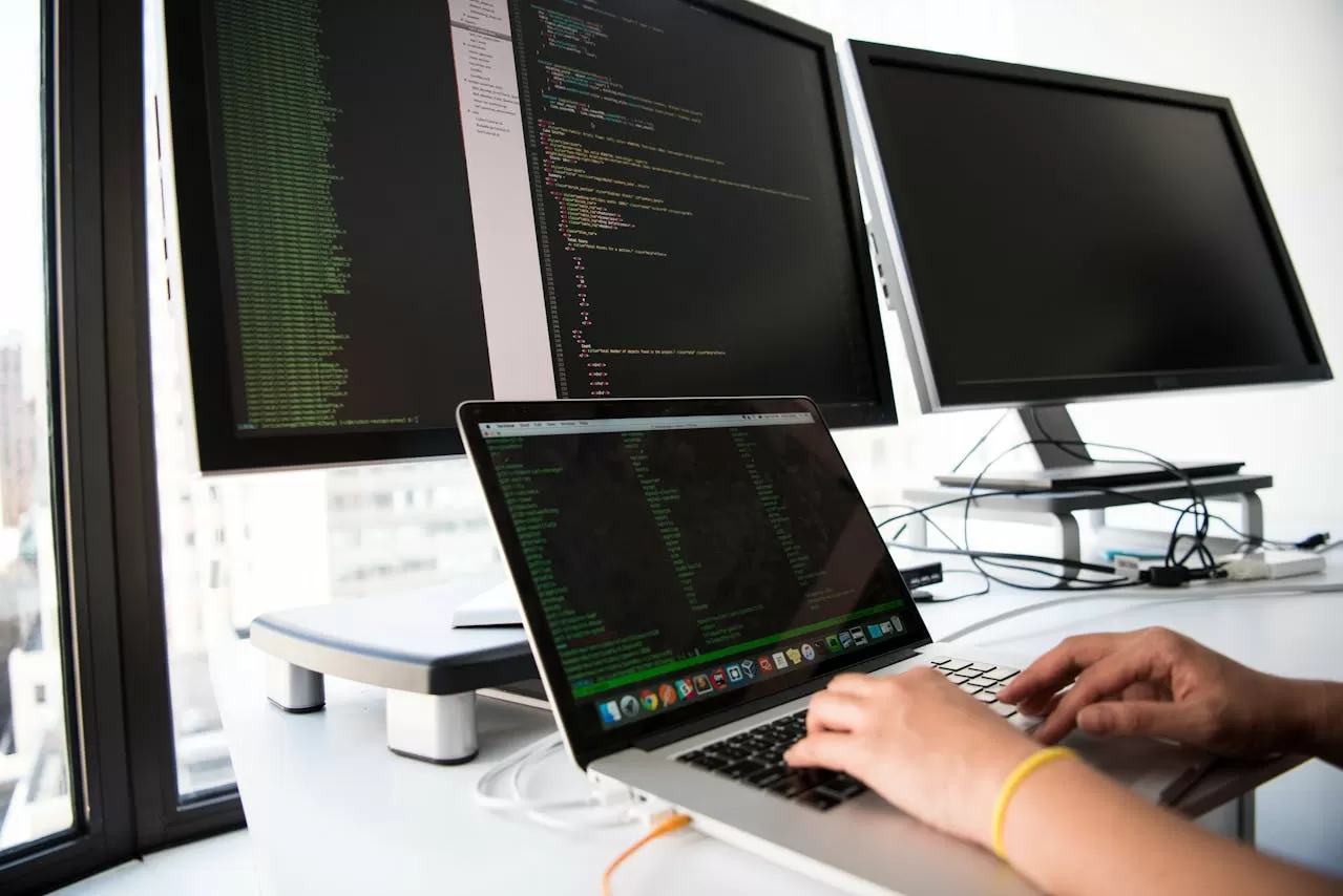 IA impulsiona investimentos, mas preocupa empresas de software e programadores