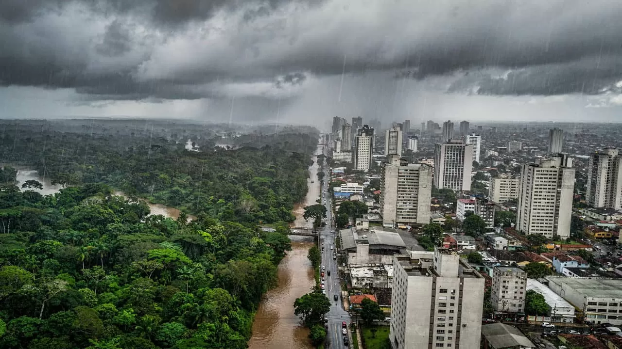 Chuvas frequentes em Manaus revelam sinais importantes sobre o futuro da Amazônia