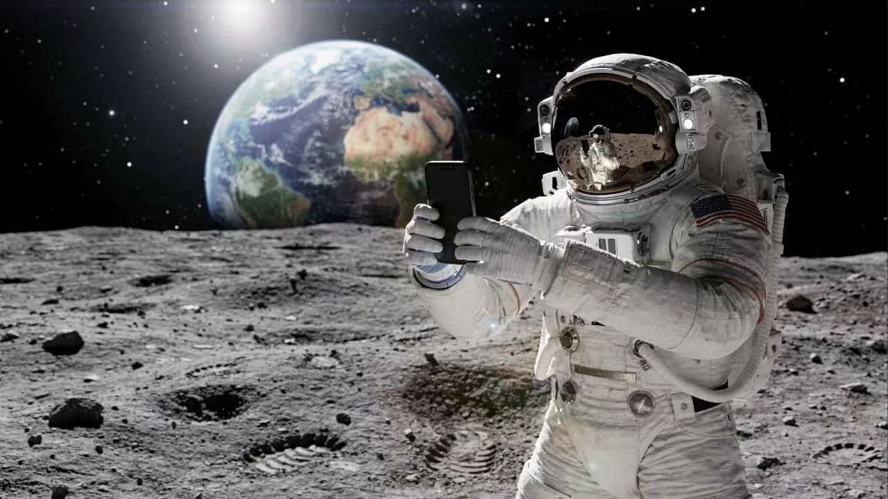 O novo plano da NASA que libera o uso de celulares comuns em viagens para a Lua
