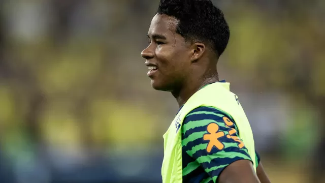 Endrick abre o jogo sobre comparações com Ronaldo e Pelé