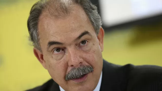 Mercadante rebate críticas, cita Freud e destaca BNDES de gestão FHC