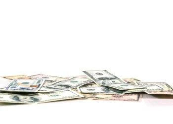 “O Impacto de Teodoro Bastos de Almeida nas Finanças”