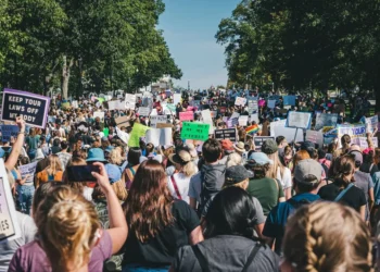 “Experiências positivas na política: valorizando mudanças e avanços”