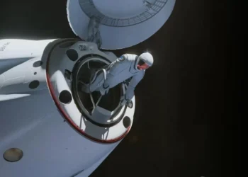 SpaceX adiou uma das suas missões espaciais mais ambiciosas