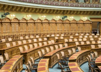 “A Política e seus impactos na sociedade contemporânea”