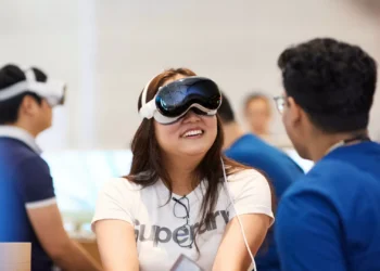 Nova geração do Vision Pro pode estar mais próxima do que pensa