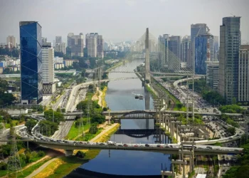 Fundos imobiliários: vale a pena investir com a Selic em 11,25%? 