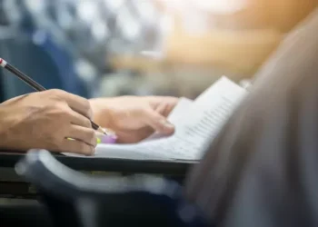 Após polêmica, Marinha anuncia concurso com 800 vagas