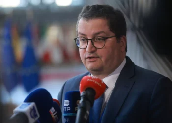 Governo afasta revisão em baixa da projeção de crescimento de 2% para este ano