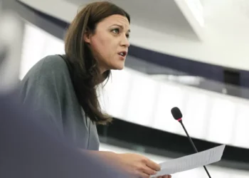 BE aponta “conflito de interesses” do ministro da Coesão sobre hospital