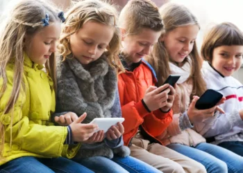 Comité Europeu de Dados reforça proteção de jovens utilizadores digitais