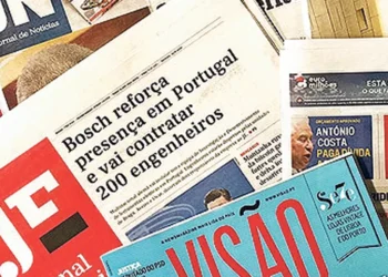 Governo aprova quatro medidas para media incluindo oferta de assinaturas digitais de jornais generalistas e economia para jovens