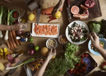 A dieta ideal para um envelhecimento saudável, segundo estudo da Nature