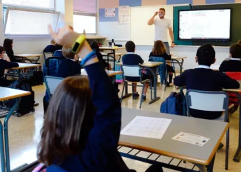 Governo aprovou mais apoios para docentes das Escolas Portuguesas no Estrangeiro