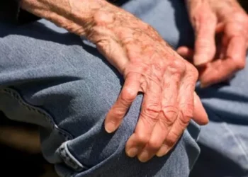 Veja dez sintomas da doença de Parkinson que vão além do tremor