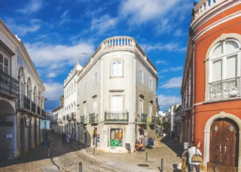Obras da Coleção de Arte Contemporânea do Estado em Tavira até setembro