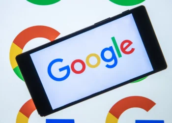 Google confirma que vai apresentar anúncios em pesquisas com IA