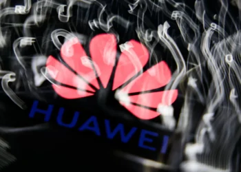 Telemóveis da Huawei deixarão de ter sensores da Sony