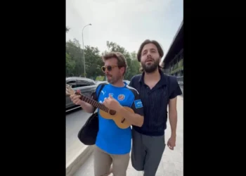 Salvador Sobral levou ‘Deslocado’ dos NAPA ao Uzbequistão. Veja 