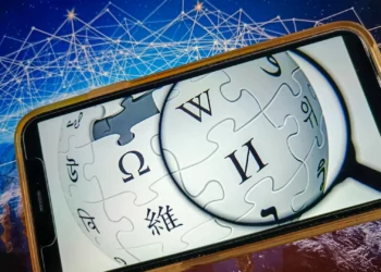 Wikipedia vai apostar em IA, mas não pretende despedir