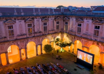 Filmes em igrejas e palácios? Black Cat traz verão de cinema ao ar livre