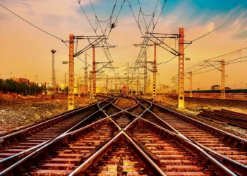 China testa em linha real comboio de alta velocidade que pode atingir 400 km/h