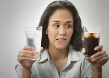 Água x refrigerante diet: qual a melhor opção para emagrecer e reverter diabetes?