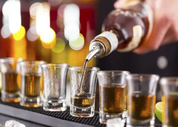 Novo estudo relaciona bebidas alcoólicas a mais um tipo de câncer; veja qual