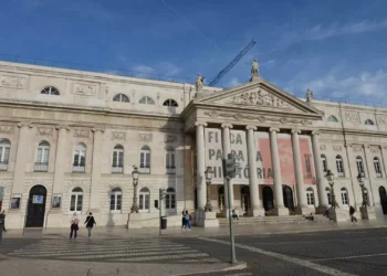 Teatro Nacional D. Maria repudia ataque à companhia A Barraca