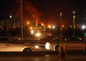 Israel reivindica ataque a alvos nucleares e de produção de mísseis no Irão