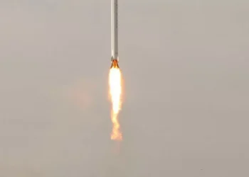 Irão realizou teste suborbital do satélite Qased para avaliar tecnologias