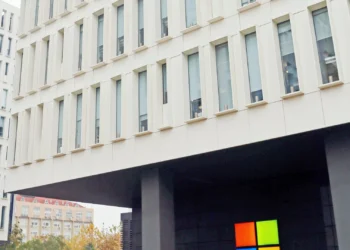 Microsoft despediu milhares  e “arrisca-se a criar cultura de medo”