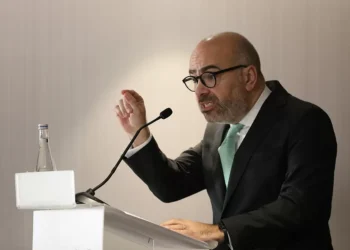 Solução para problema da habitação passa por mais habitação social, diz Pinto Luz