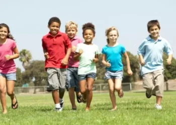 Estudo decifra como pais contribuem para sedentarismo dos filhos