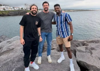 Hugo Sousa, Gilmário Vemba e Murilo Couto retidos à entrada de Moçambique