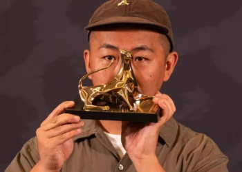 Leopardo de ouro para ‘Duas Estações, dois estranhos’ de Sho Miyake