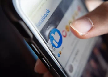 Jovens não sabem o que é desinformação e, portanto, estão mais expostos