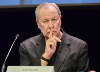 Morreu o encenador Bob Wilson, que deu vida aos palcos de teatro e ópera