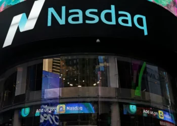 Wall Street fecha sessão com Nasdaq a liderar as perdas
