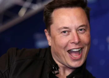 Elon Musk regressa às piadas fálicas com nome de nova empresa