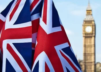 Reino Unido aumenta exigências para imigrantes obterem residência permanente