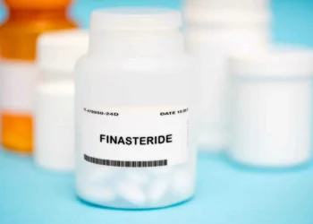 Estudo liga medicamento para calvície a maior risco de depressão e suicídio